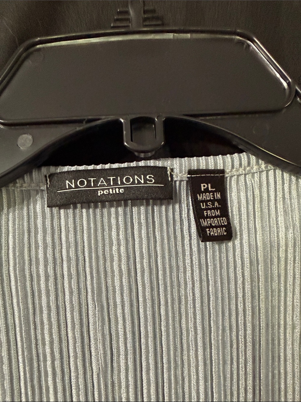 NOTATIONS Petite Vertical Pleat Top in Light Gray